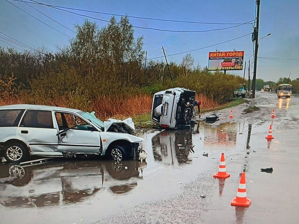 В Омске пьяный водитель устроил ДТП, в котором один человек погиб и еще  пятеро получили травмы - KP.RU