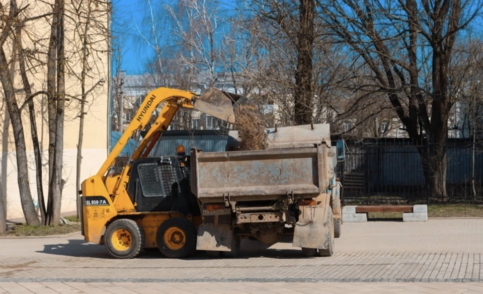 Для уборки Смоленска закупят дополнительную спецтехнику. Фото: Алёна Лавушкина.