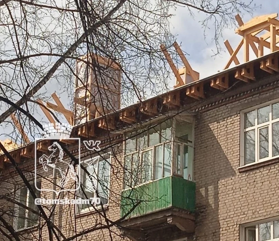 В Томске продолжается ремонт сгоревшей крыши на Кулагина, 35