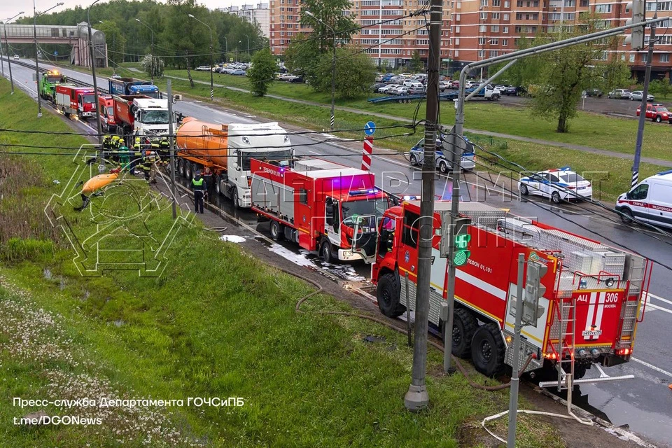 Авария произошла ночью 21 мая на 64-м км Киевского шоссе. Фото: пресс-служба Департамента ГОЧСиПБ