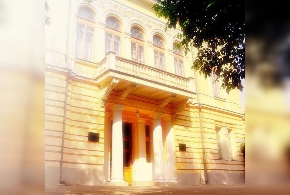 В Симферопольском художественном музее 26 мая откроется выставка, приуроченная к празднованию 320-летию Санкт-Петербурга. Фото: vk.com/simartmuseum