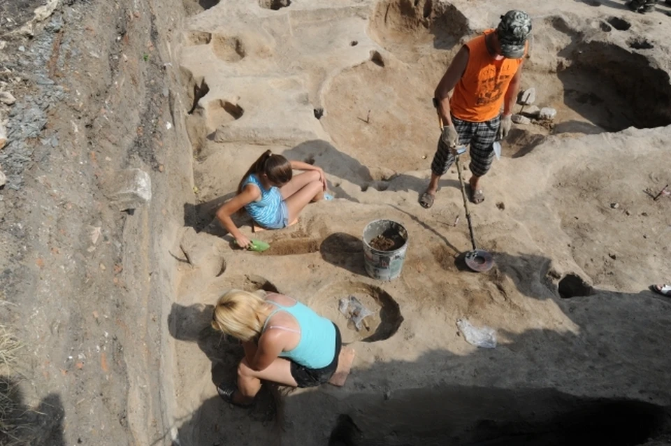 Жители Арзамаса считают, что на месте работали археологи, вероятно, нашедшие старинное захоронение