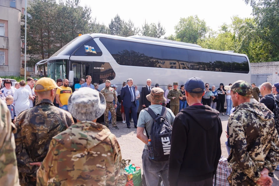 Две группы добровольцев из Нижегородской области отправились на СВО 23 мая.