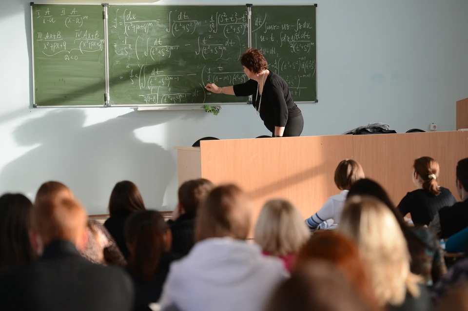 Преподаватель одного из колледжей Томска пожаловалась на низкие оклады в учреждении.