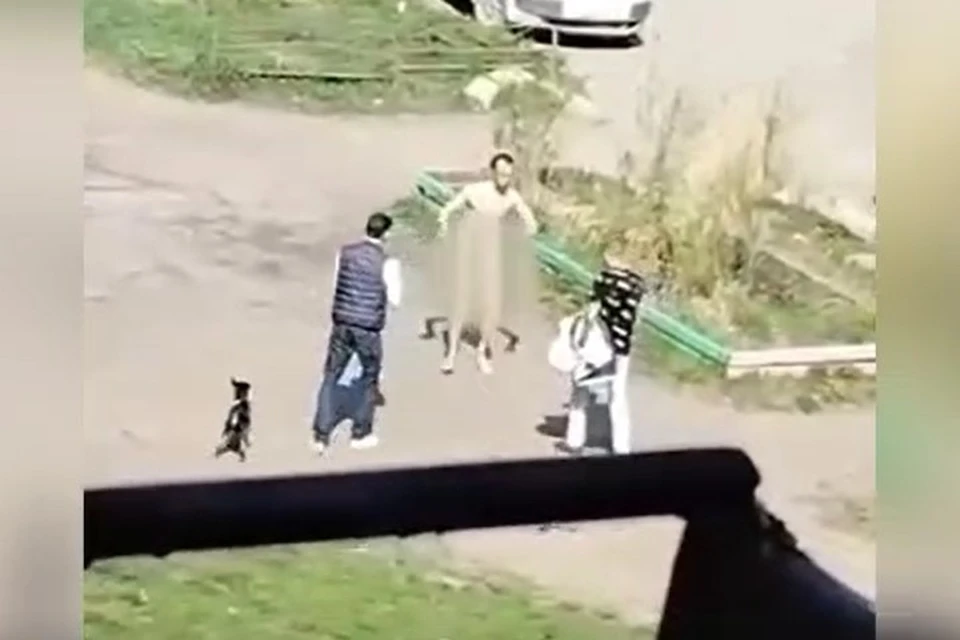 Голый человек бросался на мужчин в Комсомольске