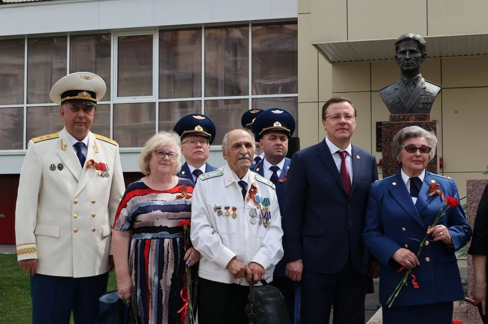 Губернатор поблагодарил сотрудников ведомства и прокурора области за инициативу создания мемориала.