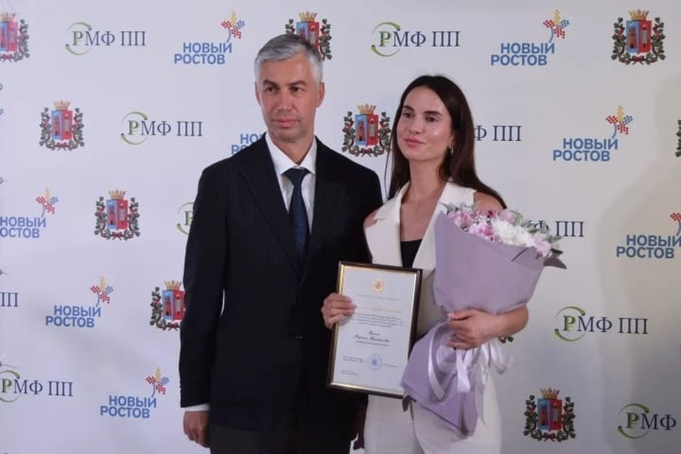 Алексей Логвиненко наградил предпринимателей.
