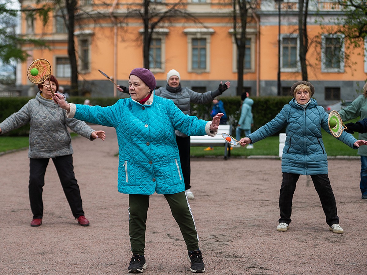 «Расслабленно и пофигово»: Зачем люди в возрасте увлекаются плейстиком -  KP.RU