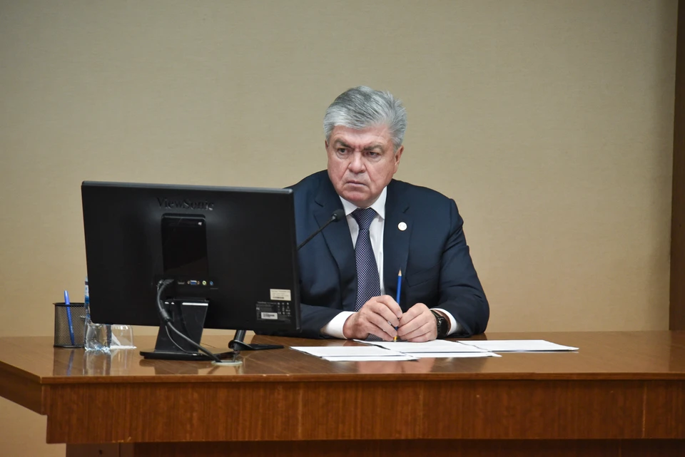 Магдеев уточнил, что в городе уже ведется подготовка инфраструктуры для использования электросамокатов. Фото: пресс-служба мэрии Наб. Челнов