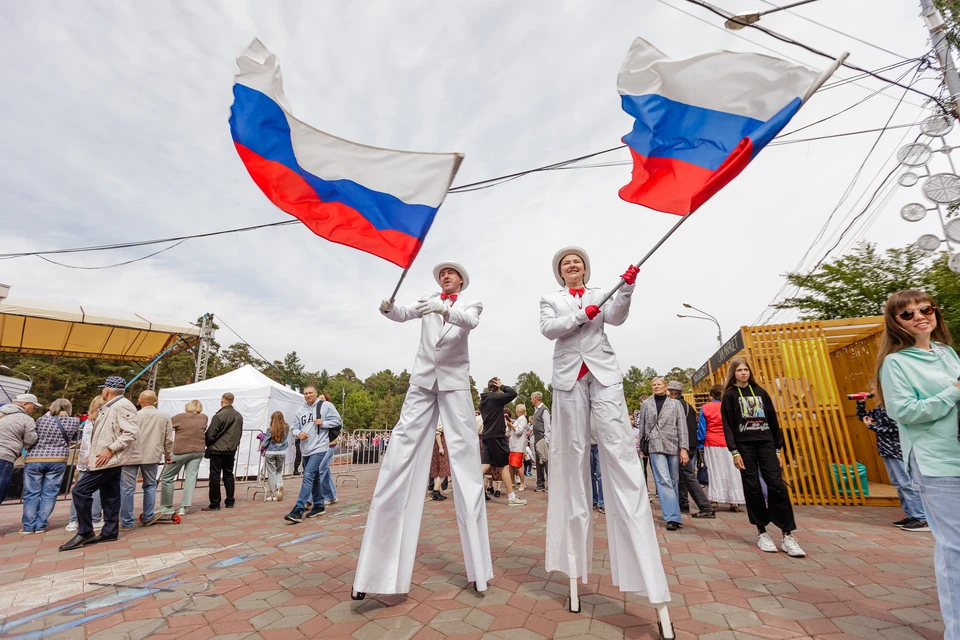 Танец с флажками защитники отечества