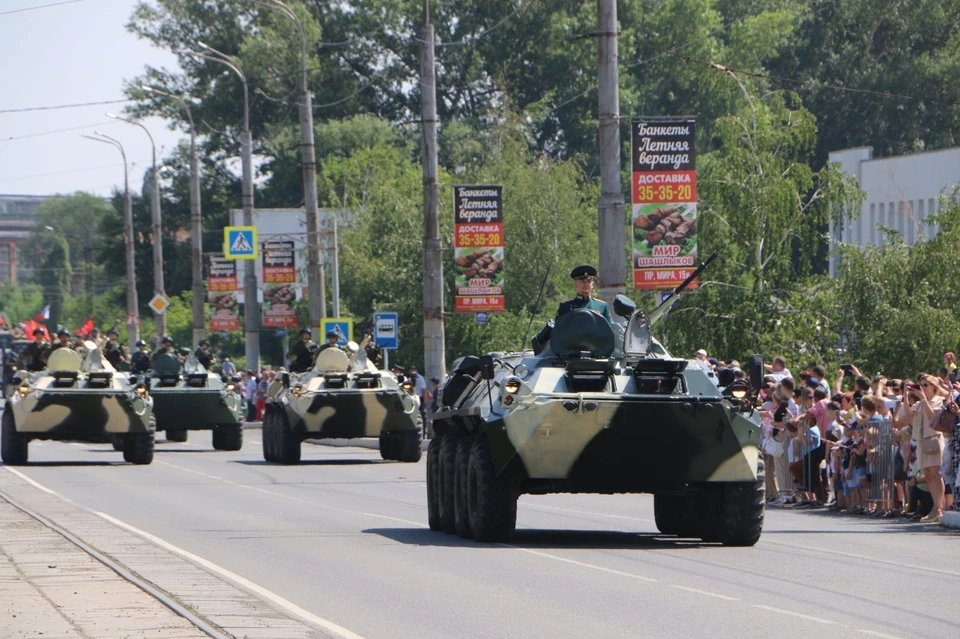 Проект по изо парад военной техники