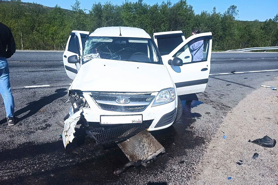 В аварии пострадали пять человек, в том числе два ребенка. Всех их госпитализировали. Фото: ГИБДД