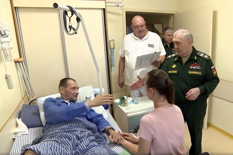 Руслан Цаликов поблагодарил военнослужащих от имени Министра обороны Российской Федерации генерала армии Сергея Шойгу и членов Коллегии Министерства обороны