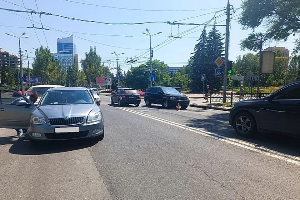 8-летний ребенок пострадал в результате ДТП в центре Донецка. Фото: МВД ДНР