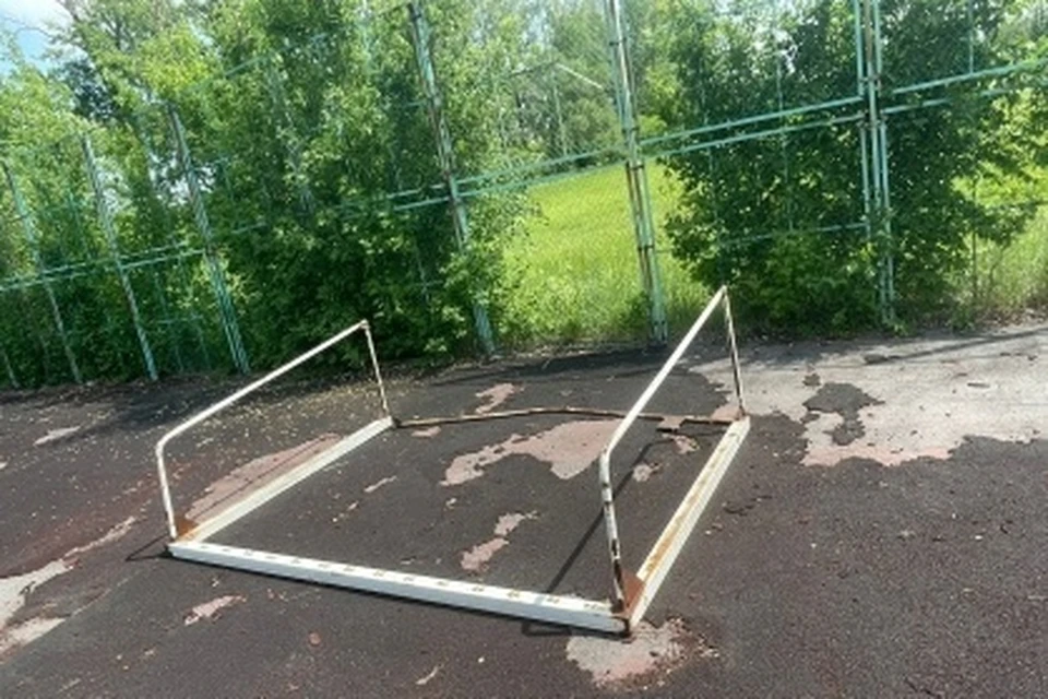 СК возбудил уголовное дело после падения ворот на 7-летнего ребенка под Липецком