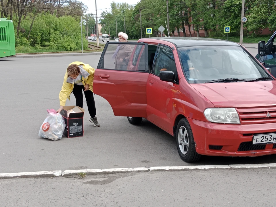 В городе работает "горячая линия" по парковкам