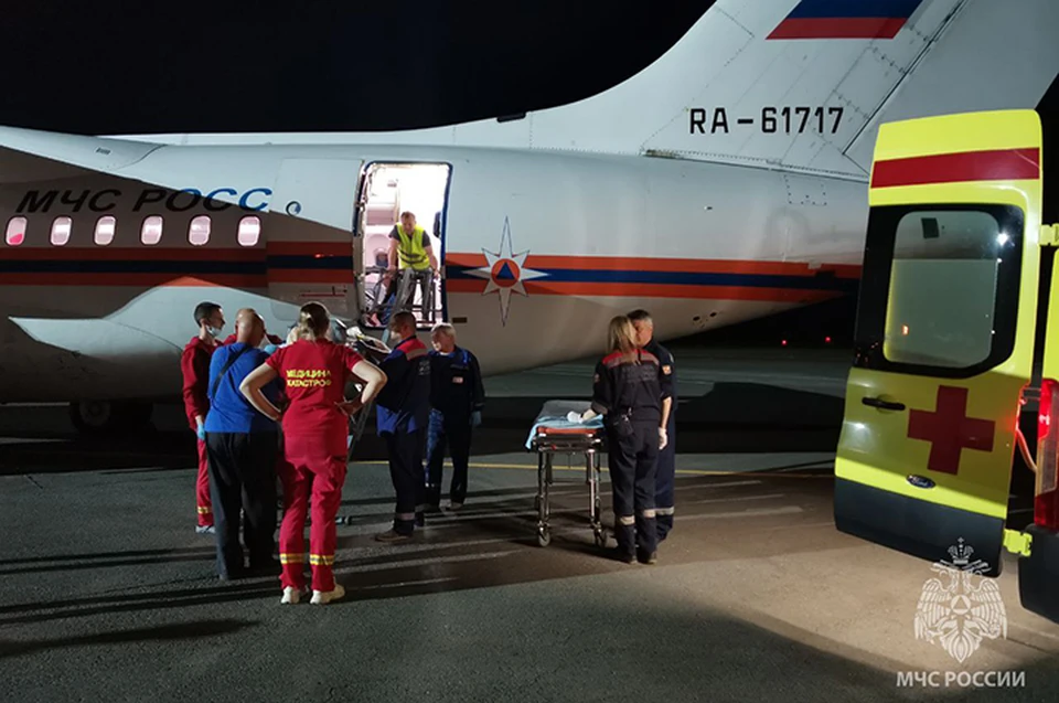 Спецборт МЧС доставил из Грозного в Нижний Новгород двух пациентов с ожогами.