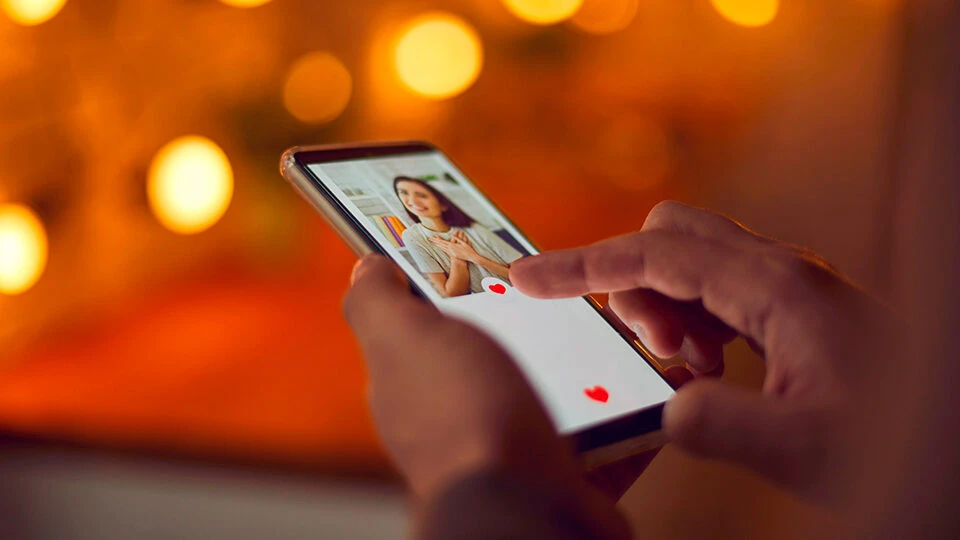 Сервис онлайн-знакомств Tinder перестал работать в России с 30 июня