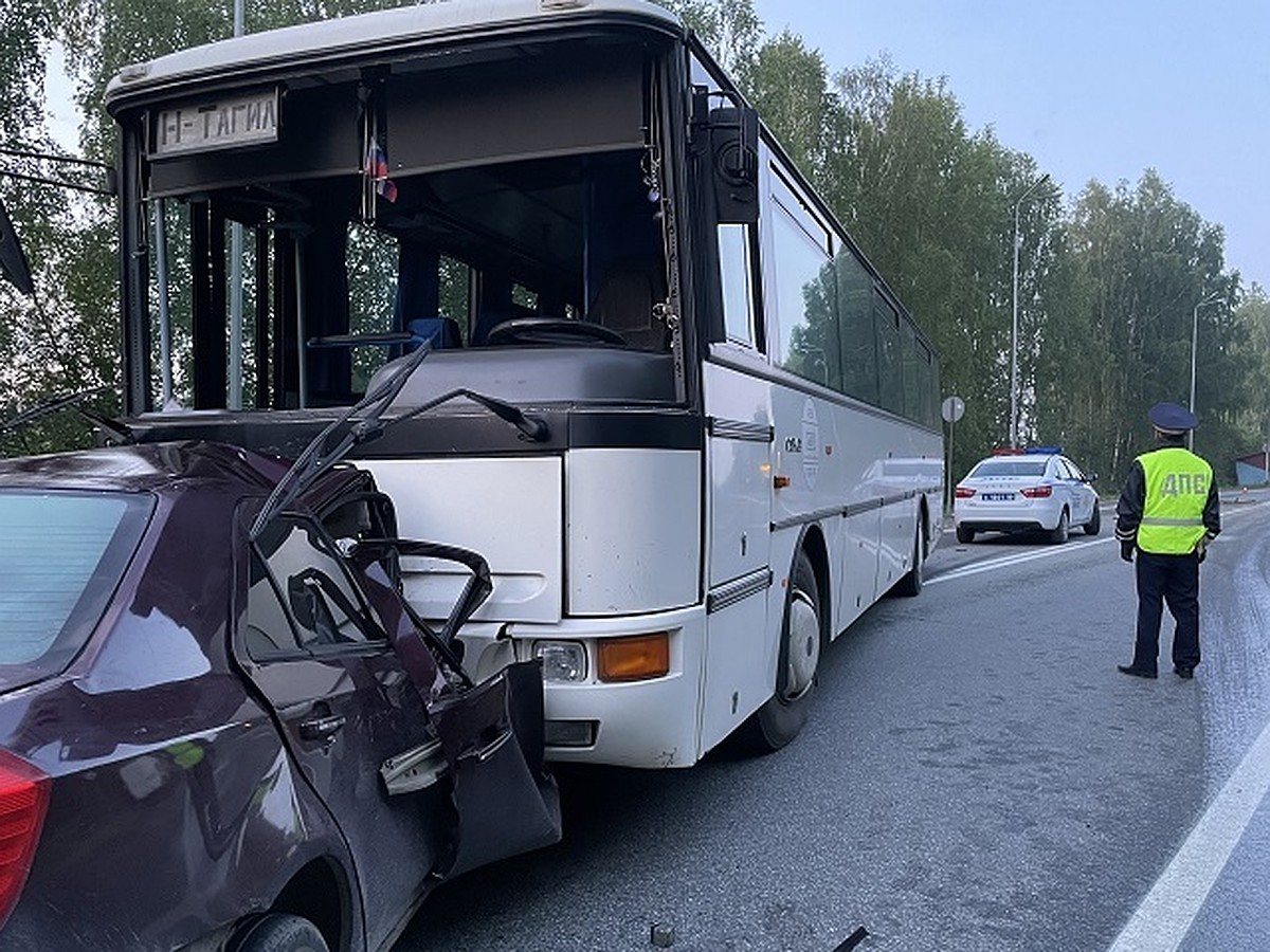 Под Нижним Тагилом водитель легковушки погиб в лобовом ДТП с автобусом -  KP.RU