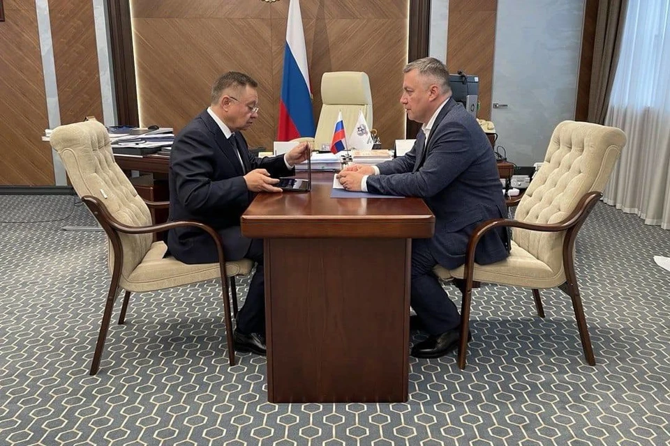 Глава Минстроя РФ и губернатор Иркутской области провели встречу в Москве