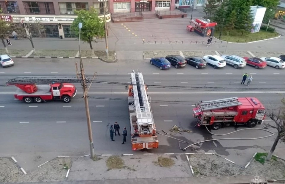 Во время пожара в жилом доме на Красноармейском проспекте в Туле спасли 13 человек