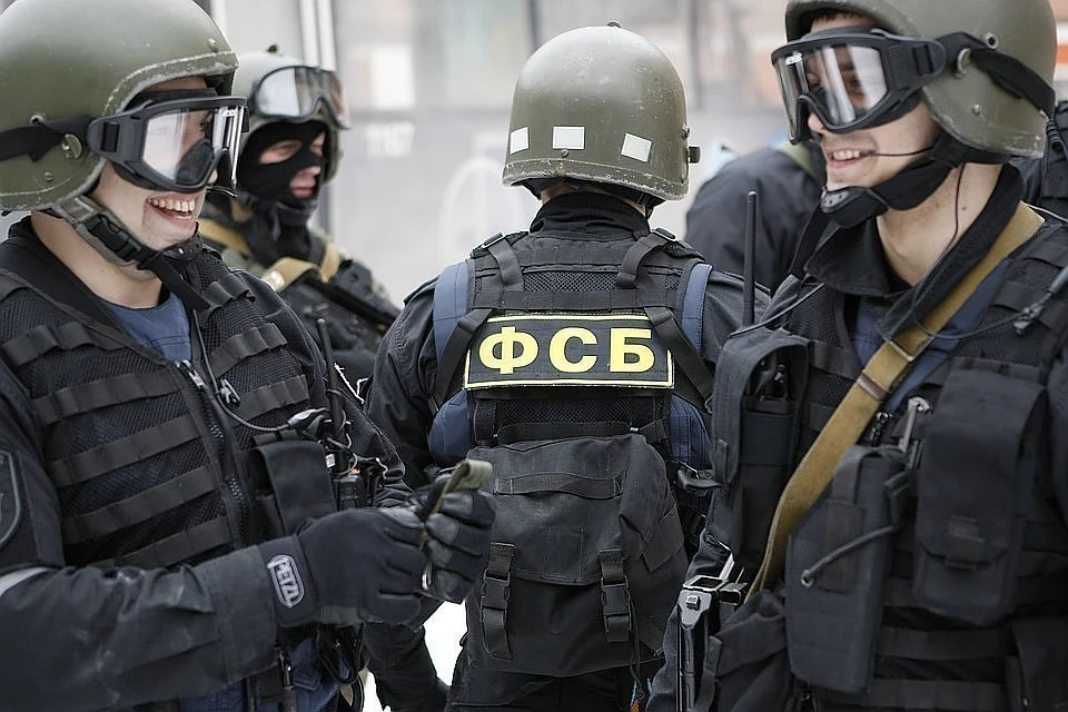 Обвиняемый в госизмене гражданин РФ задержан в аэропорту Екатеринбурга