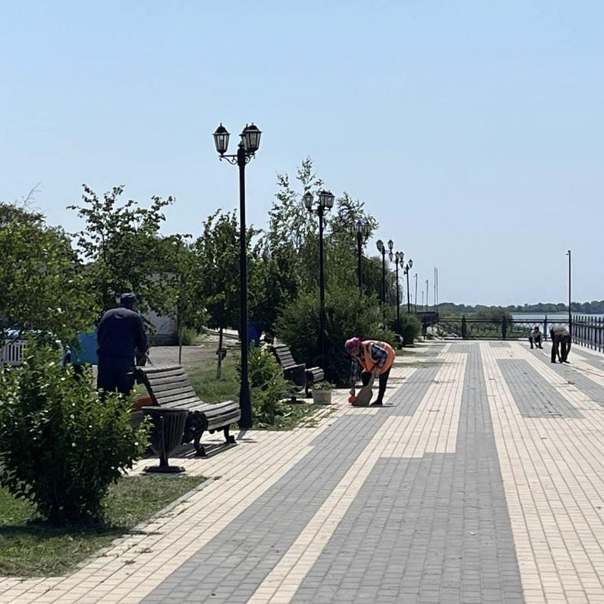 В астраханском селе Красный Яр завершается благоустройство набережной -  KP.RU