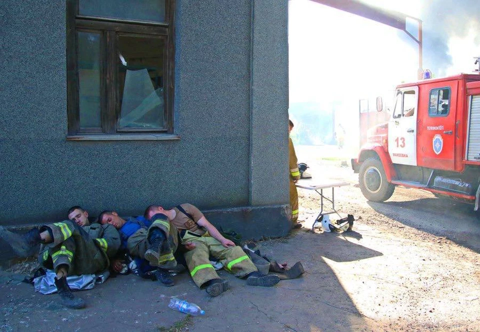 Пожар удалось потушить только к полудню 6 июля. Фото: МЧС РФ