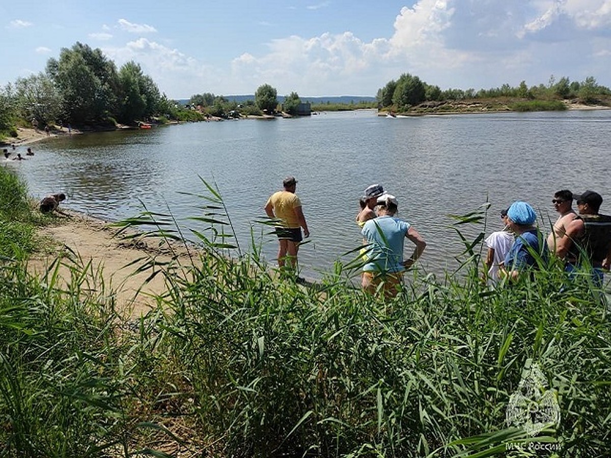 На Волге возле острова Щурячий в Казани водолазы ищут утонувшего мужчину -  KP.RU