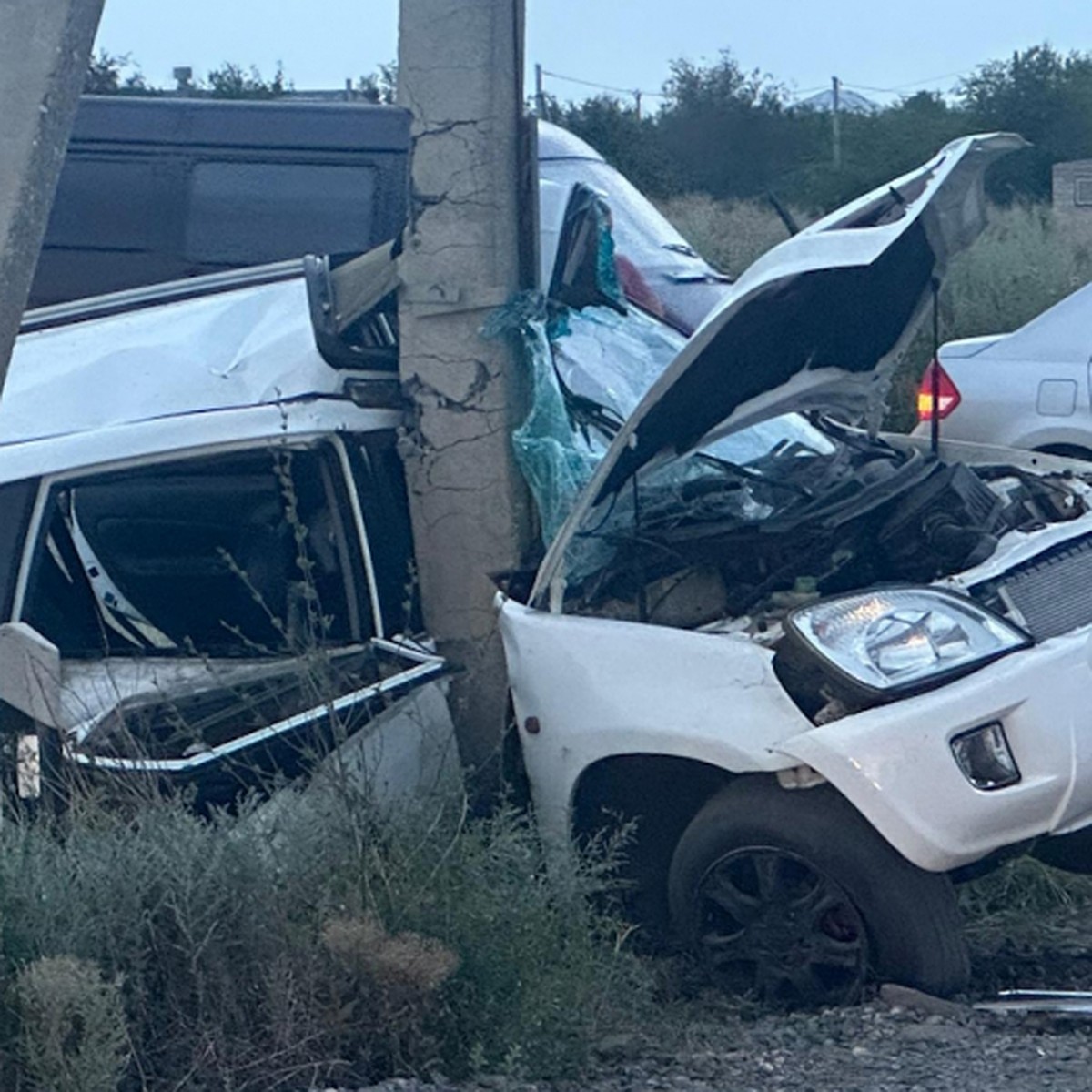 29-летняя водитель погибла в массовом ДТП со столбом в Волгоградской  области - KP.RU