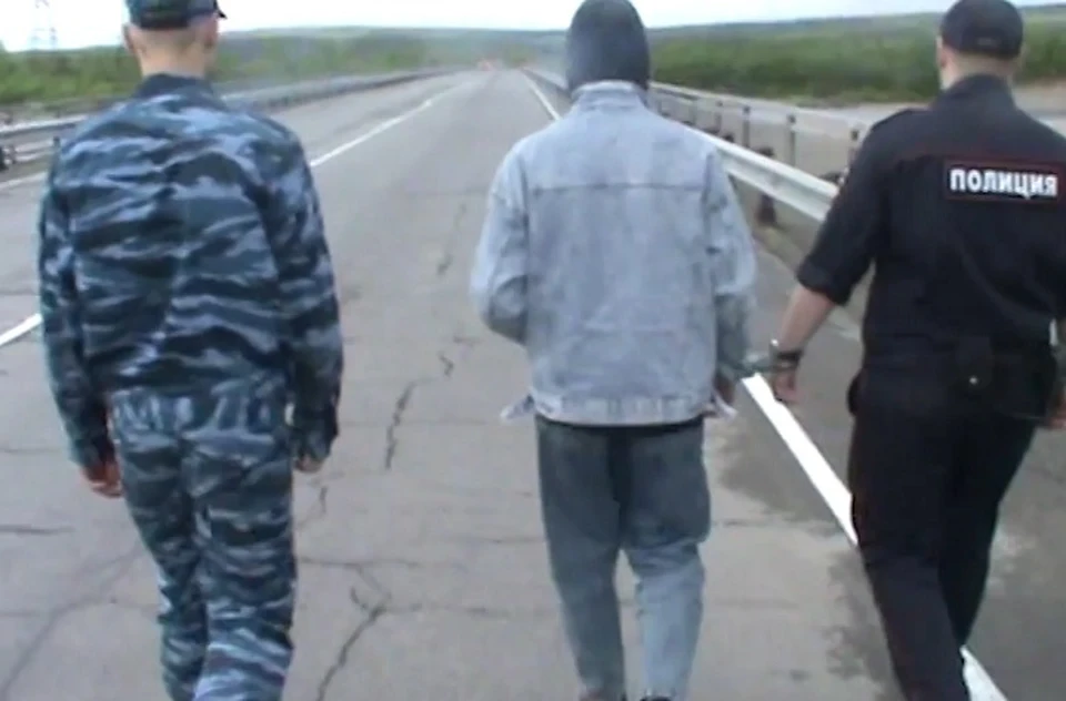 Парня задержали, его девушка под подпиской о невыезде Фото: скриншот с видео