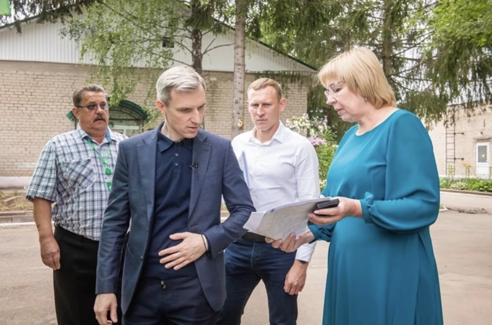 Василий Анохин подвел итоги встречи с жителями Кардымовского района. Фото: страница врио губернатора Василия Анохина в соцсети.