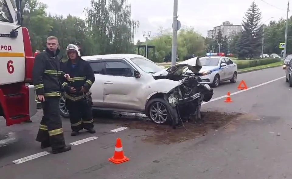 Пассажир легковушки погиб в лобовом ДТП на бульваре Юбилейном в Нижнем Новгороде.