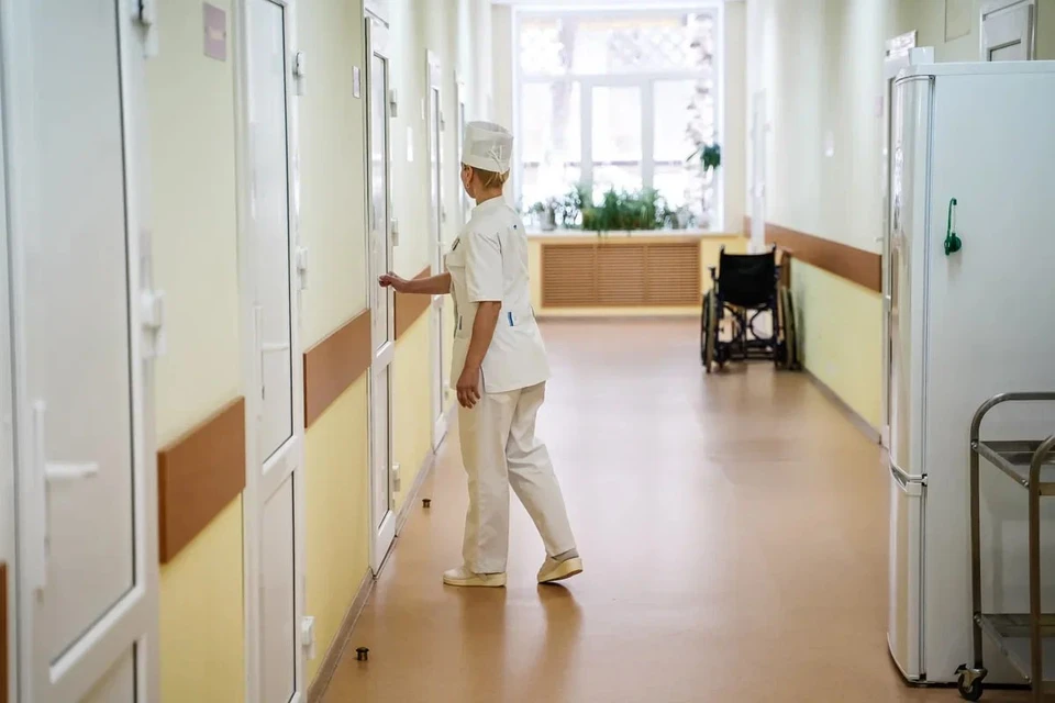Можно будет сделать ЭКГ, маммографию, флюорографию, получить консультацию терапевта.