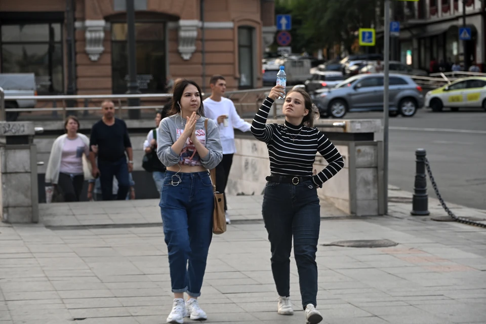 В начале рабочей недели будет душно и жарко.