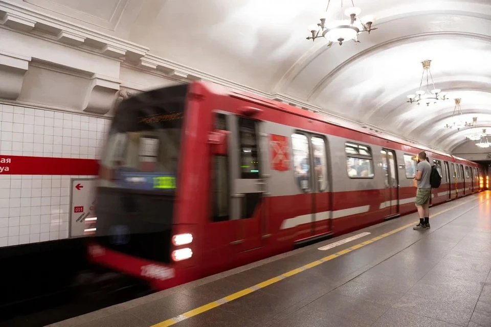 Поезда Метро Спб Фотографии