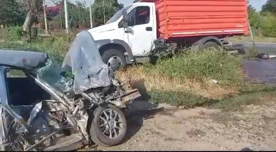 Полицейские устанавливают все обстоятельства случившегося. ФОТО: УГИБДД по РО
