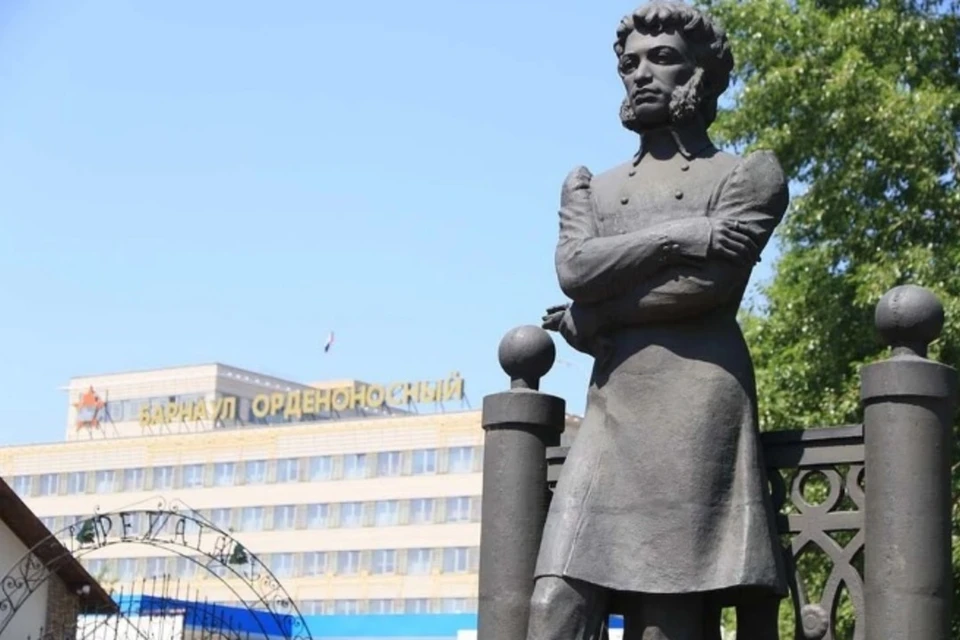 Одно из мест, где загадывают желание - памятник Пушкину