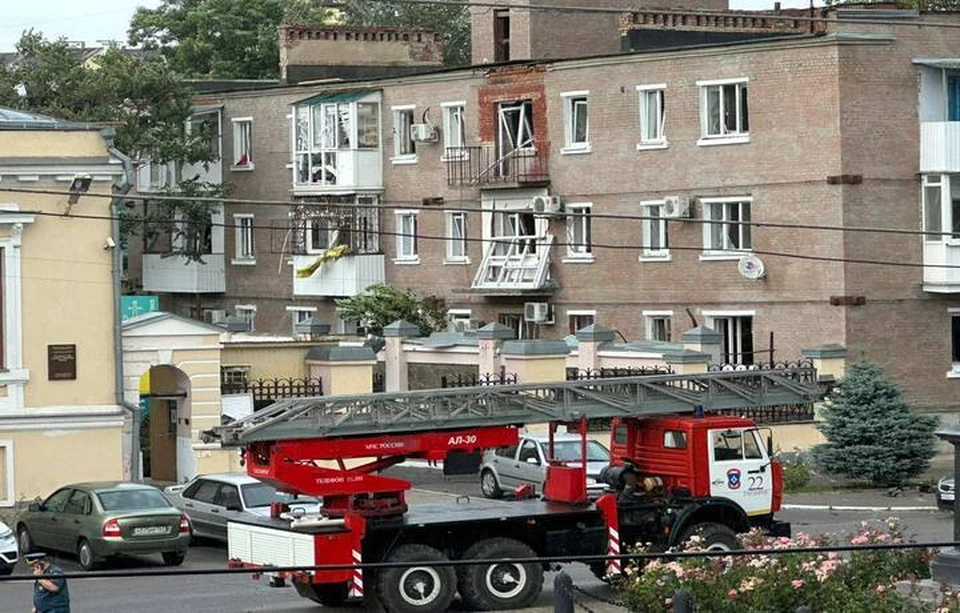 Сейчас на месте, где произошел взрыв, дежурят службы. Фото: телеграм-канал Василия Голубева.