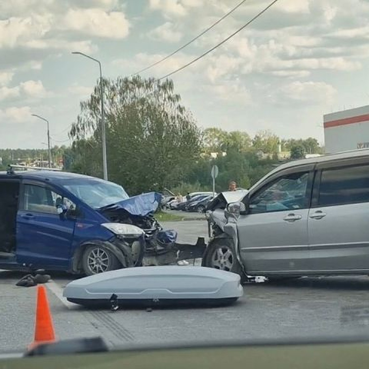 В Первоуральске при лобовом столкновении машин погиб человек - KP.RU