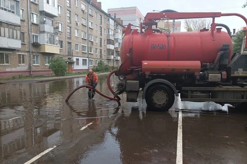 В первую очередь специалисты выезжали на крупные магистрали.