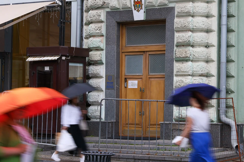 В МИД России назвали нелегальным открытие гостиницы в посольстве Молдавии в Москве. Фото: Александр Щербак/ТАСС