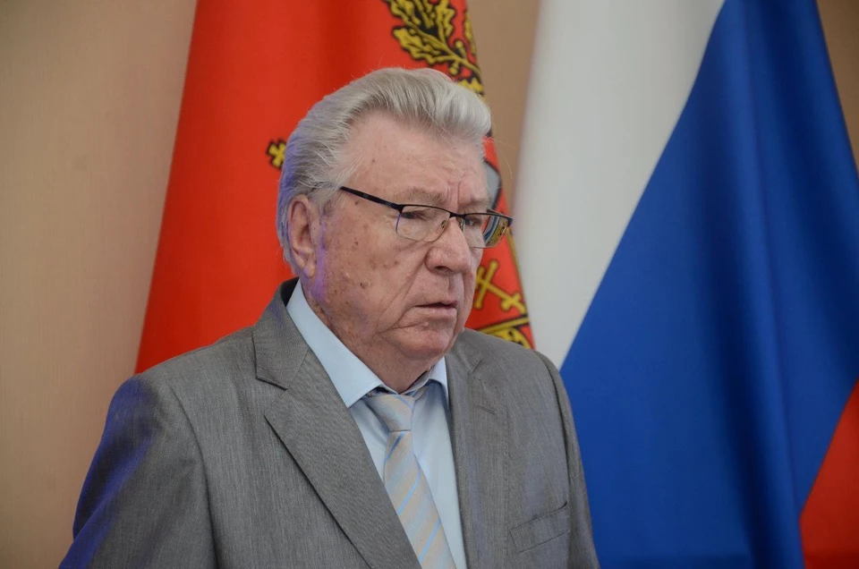 Мэр Оренбурга Сергей Салмин поблагодарил Владимира Иванченко за многолетнюю работу