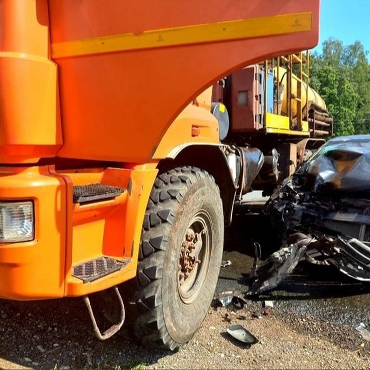 Три женщины пострадали в ДТП с КАМАЗом в Самарской области - KP.RU