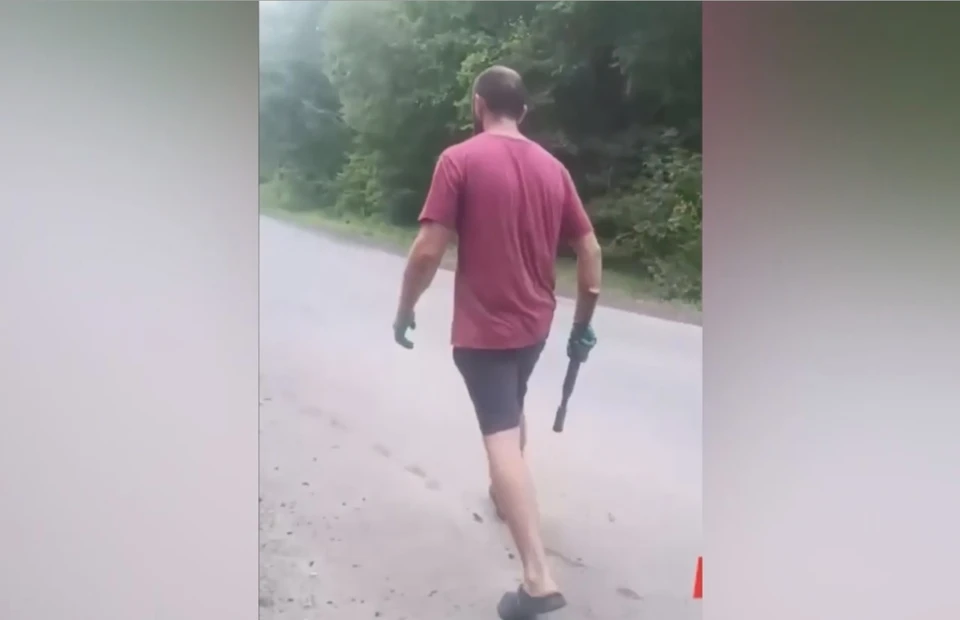 Неизвестный повредил клетку для отлова животных.