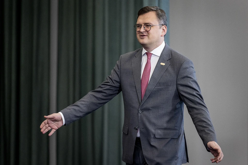 Глава МИД Дмитро Кулеба уже начал петь немного иные "песни", нежели раньше.