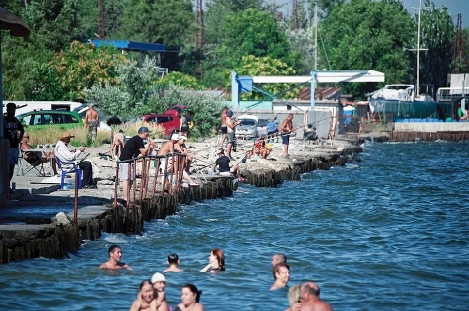 Все, кто побывал недавно на Азовском море, отметили его небывалую чистоту