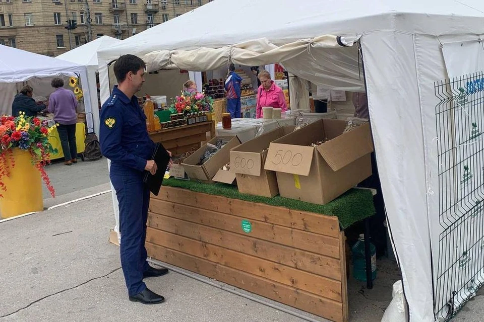 На ярмарке меда в Новосибирске незаконно продавали алкоголь. Фото: прокуратура НСО