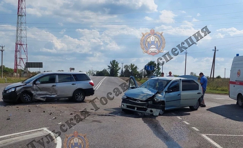 В ДТП в Ефремовском районе пострадали два пассажира автомобиля Renault