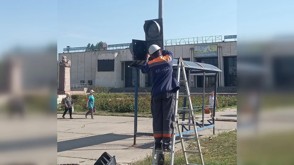 В Энергодаре устанавливают светофоры. Фото - телеграм-канал Эдуарда Сеновоза